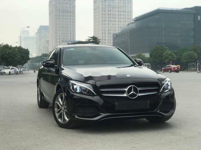 Bán Mercedes C200 sản xuất năm 2015, màu đen như mới