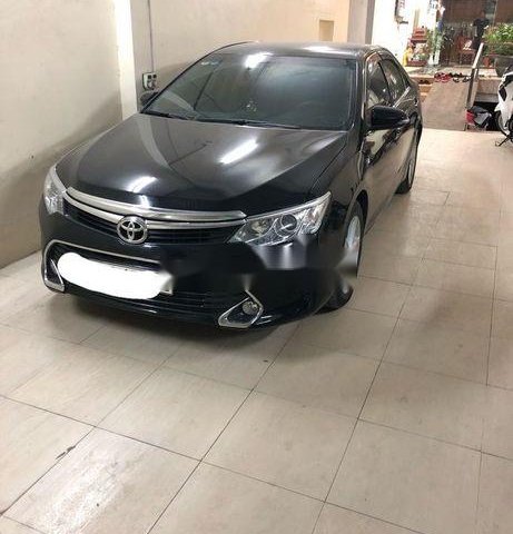 Bán Toyota Camry sản xuất năm 2017, màu đen như mới