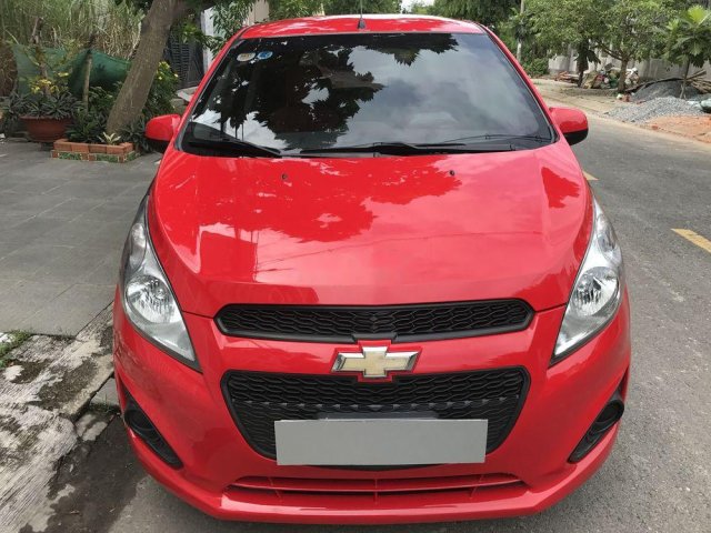 Cần bán Chevrolet Spark năm sản xuất 2017, màu đỏ số sàn