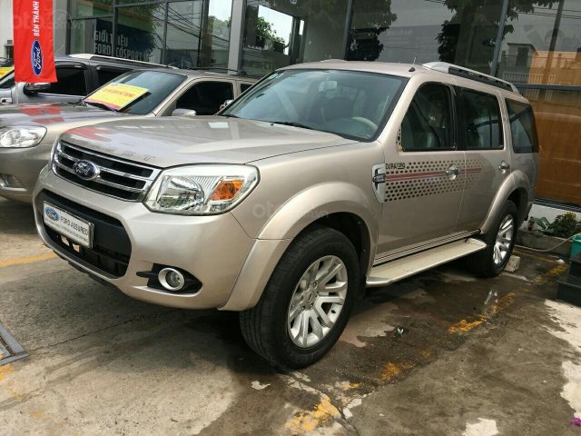 Bán Ford Everest 2.5L số sàn 2015, màu ghi vàng, giá 639tr