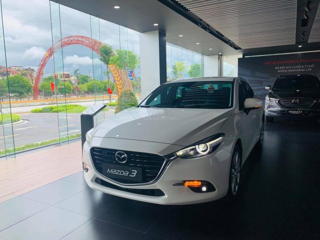 Bán giảm giá cuối năm chiếc xe Mazda 3 1.5L Deluxe, sản xuất 2019, màu trắng, giao nhanh tận nhà