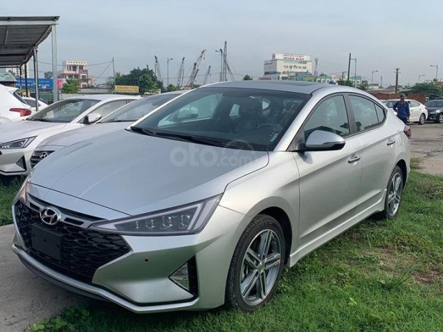 Elantra 2019 giảm giá cực mạnh - phụ kiện hấp dẫn - lãi suất tốt