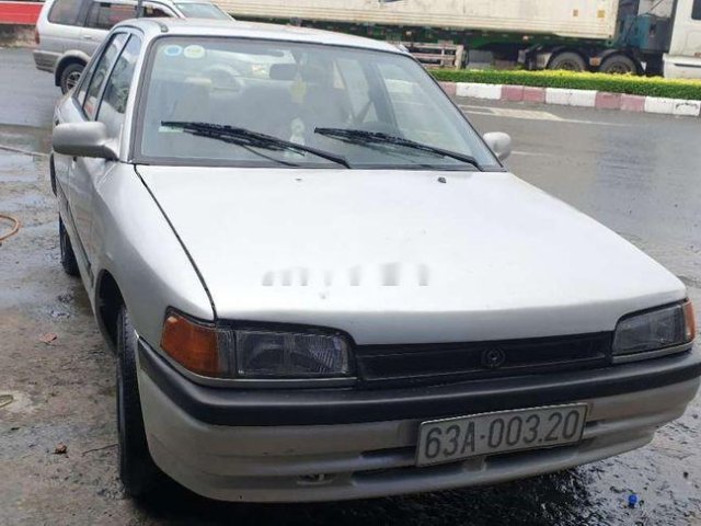 Chính chủ bán Mazda 323 đời 1995, màu bạc, máy chất