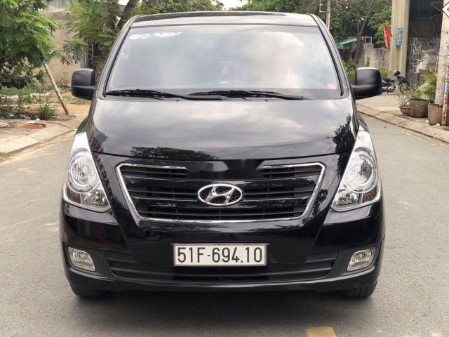 Bán Hyundai Grand Starex đời 2016, màu đen xe gia đình xe nguyên bản