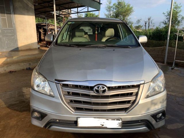 Bán Toyota Innova sản xuất năm 2014, màu bạc xe gia đình xe nguyên bản0