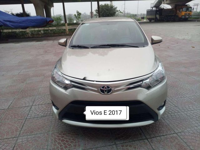 Cần bán xe Toyota Vios đời 2017 xe gia đình xe nguyên bản