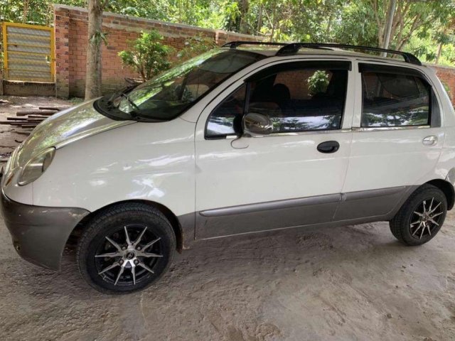 Bán Daewoo Matiz năm sản xuất 2008, màu trắng xe gia đình, giá 95tr xe còn nguyên bản0