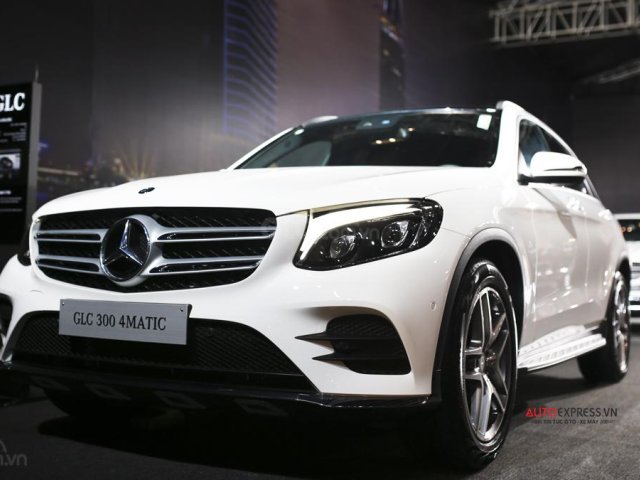 Mercedes GLC 300 2019 Phú Mỹ Hưng giao ngay khuyến mãi tốt