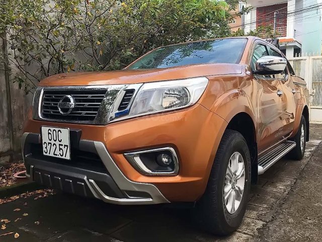 Cần bán Nissan Navara EL Premium R năm 2017, màu vàng, nhập khẩu  