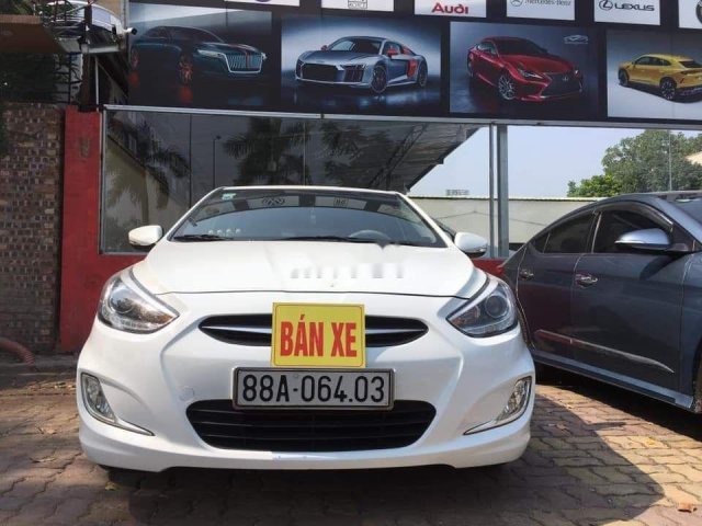 Cần bán Hyundai Accent sản xuất năm 2019, màu trắng, nhập khẩu