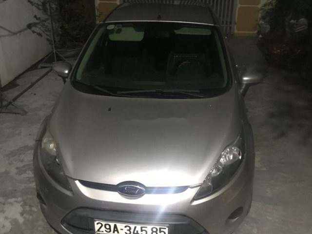 Cần bán xe Ford Fiesta đời 2011, màu xám chính chủ xe nguyên bản