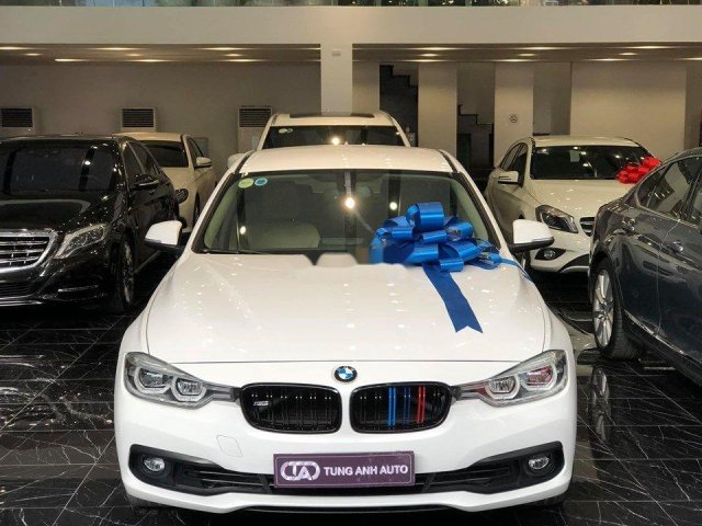 Bán xe BMW 320i đời 2016, màu trắng, xe nhập