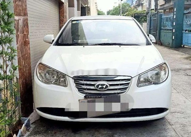 Bán Hyundai Elantra đời 2011, màu trắng, nhập khẩu, xe gia đình