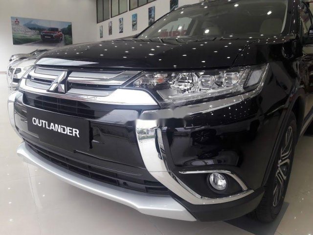 Bán Mitsubishi Outlander đời 2019, màu đen, xe nhập