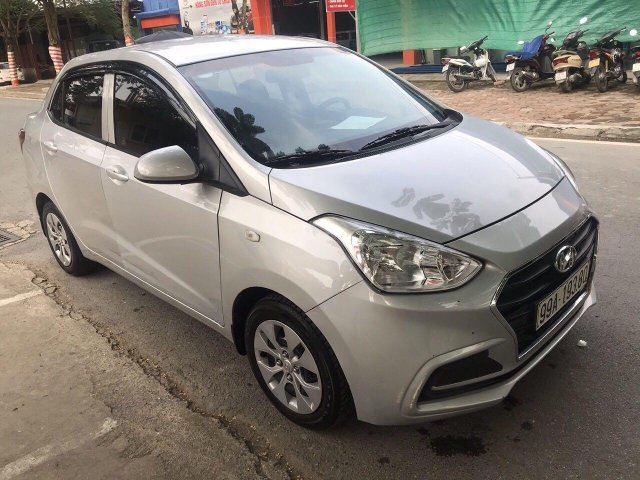 Cần bán lại xe Hyundai Grand i10 năm sản xuất 2017, màu bạc, giá tốt