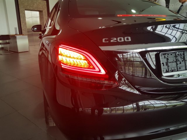 Mercedes C200 Exclusive mới 2019, Phú Mỹ Hưng giao ngay khuyến mãi tốt