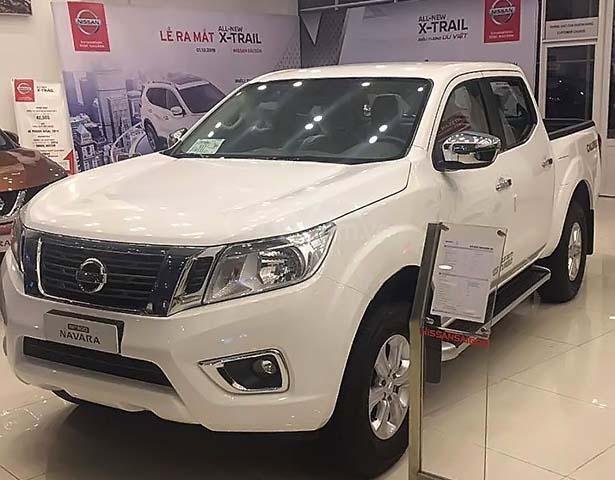 Bán Nissan Navara sản xuất năm 2019, màu trắng, nhập khẩu