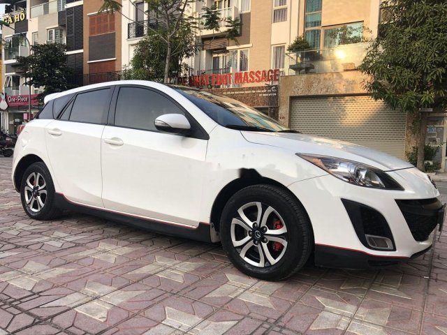 Cần bán xe Mazda 3 1.6AT năm sản xuất 2010, màu trắng, nhập khẩu