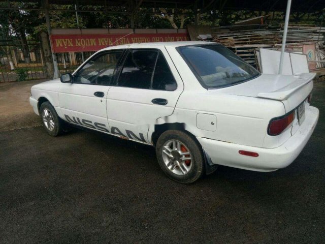 Bán Nissan Sunny đời 1992, màu trắng, nhập khẩu nguyên chiếc0