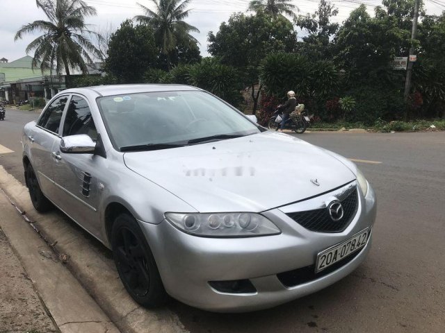 Bán xe Mazda 6 2004, màu bạc, giá tốt0