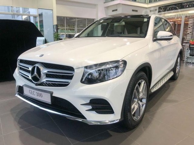 Bán Mercedes GLC300 2019 máy xăng giá cực tốt - giao xe ngay0