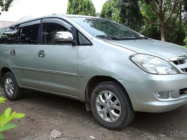 Bán Toyota Innova G đời 2006, màu bạc số sàn, giá tốt0