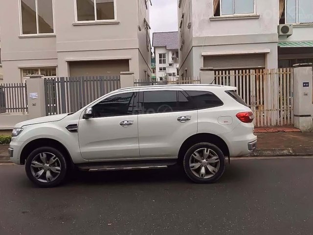 Bán Ford Everest năm sản xuất 2016, màu trắng, nhập khẩu chính hãng0