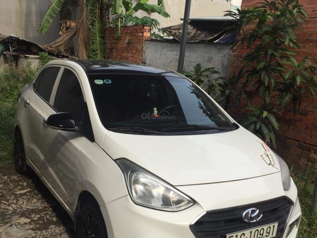 Bán Hyundai i10 Sedan 1.2 MT bản full option anh em có thiện chí xuống xem xe còn thương lượng0