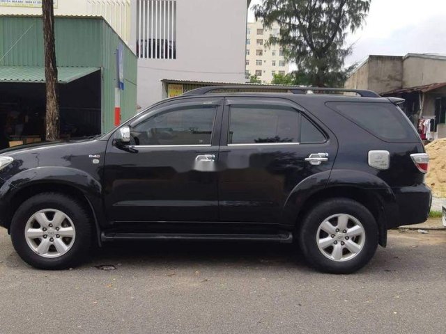 Bán Toyota Fortuner 2011, màu đen, xe nhập giá tốt0