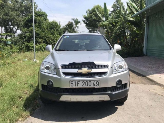 Bán Chevrolet Captiva LT MT sản xuất 2009, màu bạc xe gia đình