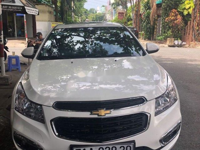 Cần bán lại xe Chevrolet Cruze LTZ AT đời 2016, màu trắng số tự động