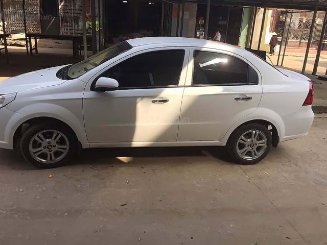 Cần bán Chevrolet Aveo đời 2018, màu trắng, giá chỉ 295 triệu xe còn mới nguyên0