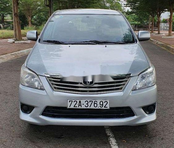 Bán Toyota Innova sản xuất năm 2013, màu bạc xe nguyên bản