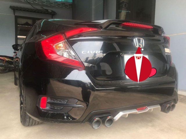 Bán xe Honda Civic 2018, màu đen xe nguyên bản