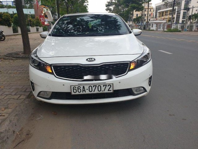 Cần bán xe Kia Cerato 1.6AT đời 2018, màu trắng0