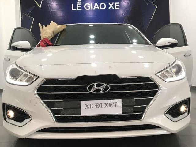 Bán Hyundai Accent đời 2019, màu trắng, nhập khẩu, giá tốt