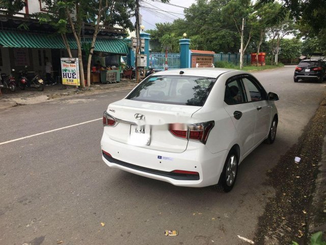 Bán Hyundai Grand i10 1.2AT năm sản xuất 2017, màu trắng giá tốt