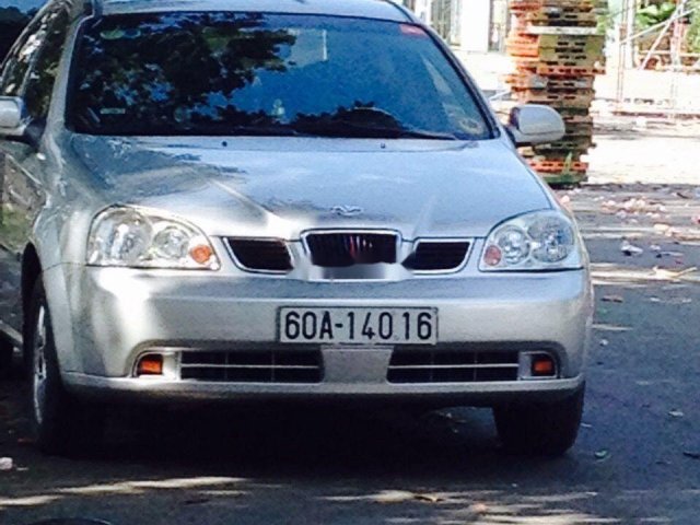 Cần bán gấp xe cũ Daewoo Lacetti đời 2004, màu bạc