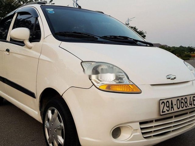 Cần bán gấp Chevrolet Spark đời 2011, màu trắng, nhập khẩu chính hãng