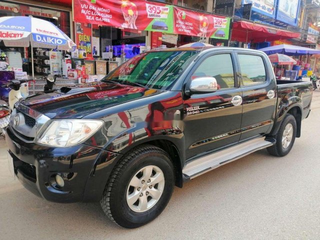 Bán Toyota Hilux đời 2011, màu đen, chính chủ, 377 triệu0