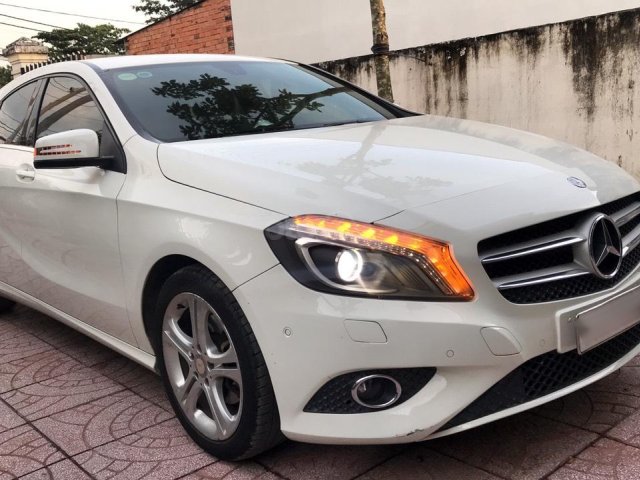 Cần bán xe Mercedes A200 đời 2014, màu trắng, xe nhập