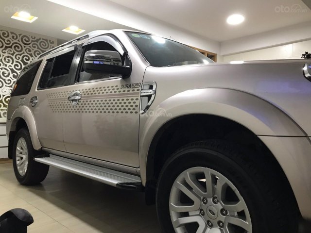 Bán xe Ford Everest năm sản xuất 2015, màu vàng, giá chỉ 635 triệu0