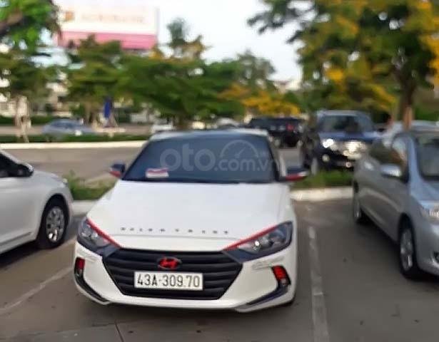 Bán ô tô Hyundai Elantra sản xuất năm 2017, màu trắng, nhập khẩu chính hãng0