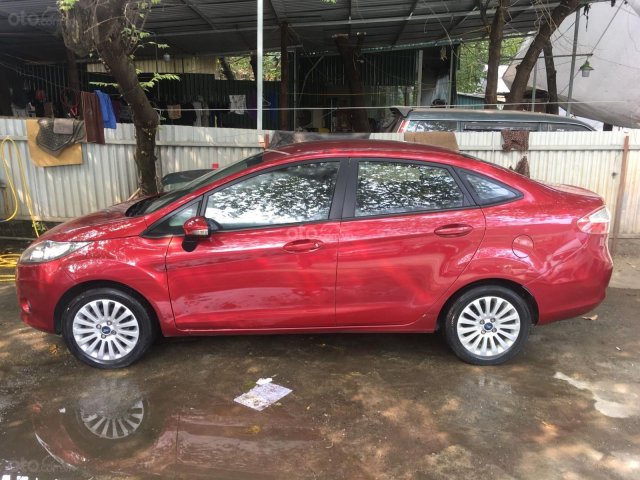 Thanh lý nhanh chiếc Ford Fiesta năm 2011, màu đỏ, giá tốt