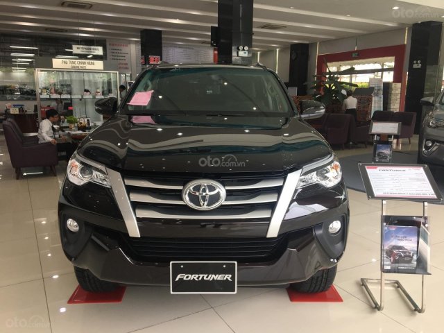 Bán xe Toyota Fortuner 2019 ưu đãi lãi suất, hỗ trợ 50% phí trước bạ, tặng bảo hiểm - Liên hệ 0935.90.33.56 Mr. Toàn