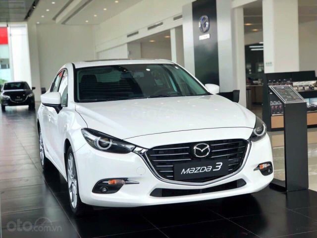 Cần bán xe Mazda 3 sản xuất 2019, màu trắng, giá 649tr0