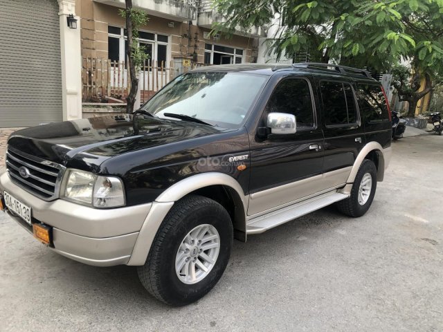 Thanh lý chiếc xe Ford Everest đời 2006, màu đen, 7 chỗ, máy dầu0