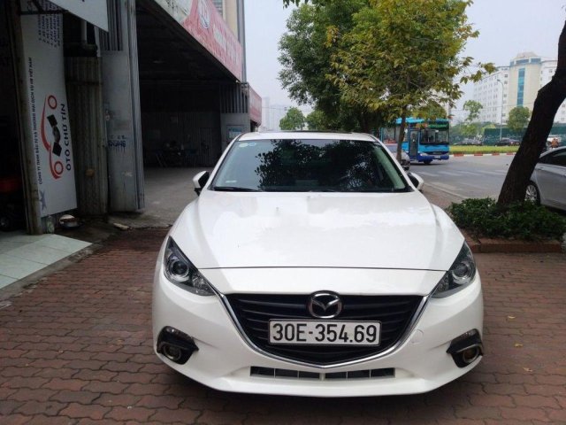 Cần bán Mazda 3 2016, màu trắng số tự động, giá 555tr0