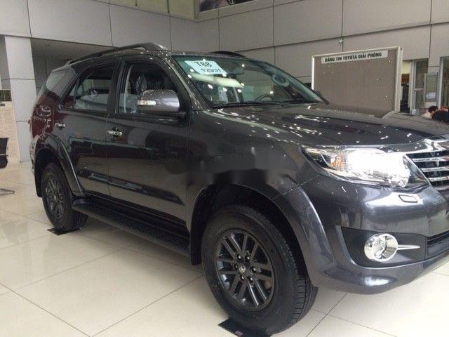 Cần bán xe Toyota Fortuner năm 2015, số sàn, giá 780tr