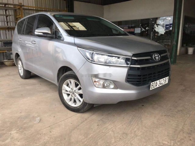 Cần bán xe Toyota Innova 2016, màu xám, số tự động